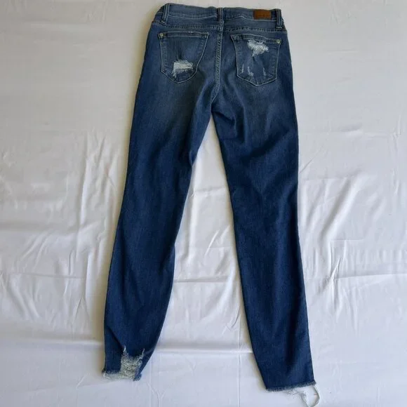 Judy Blue Size 7/28 Heavy Distressed Skinny Jeans Raw Hem Medium Wash - Picture 7 of 8